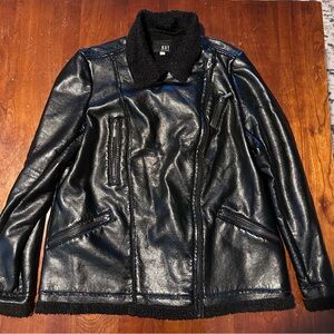 Kut from the Kloth Women’s Black Faux Leather Moto Jacket. Women’s Size XL.